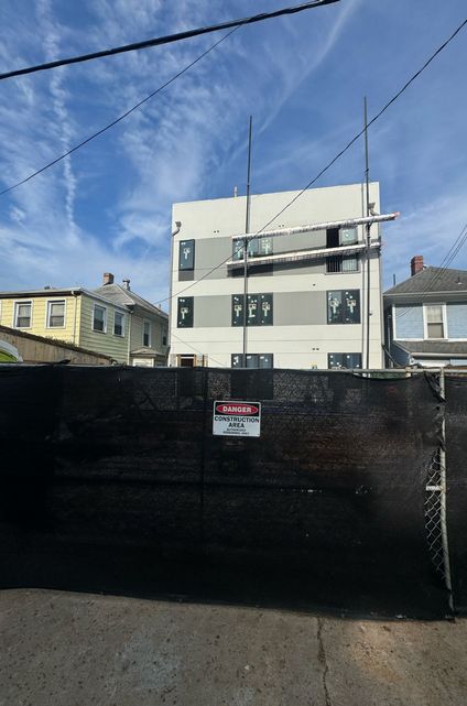 Exterior walls R21 kraft fiberglass insulatio